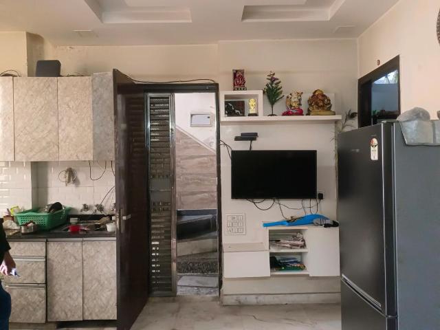 2 BHK Independent Builder Floor in Sector 3 Rohini for resale New Delhi. The reference number is 17694645