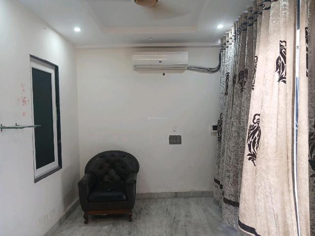 2 BHK Independent Builder Floor in Shakurpur for rent New Delhi. The reference number is 18002988