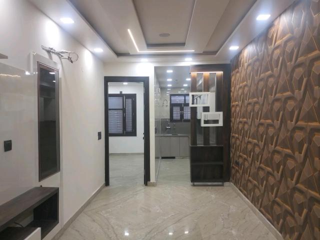 2 BHK Independent Builder Floor in Shalimar Bagh for resale New Delhi. The reference number is 12964972
