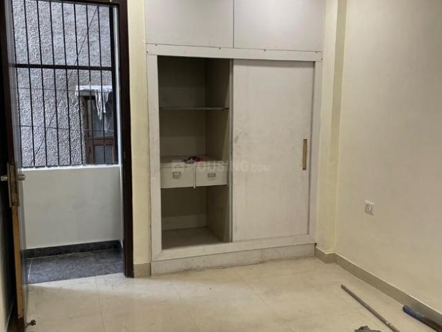 2 BHK Independent Builder Floor in Shalimar Bagh for resale New Delhi. The reference number is 19330602