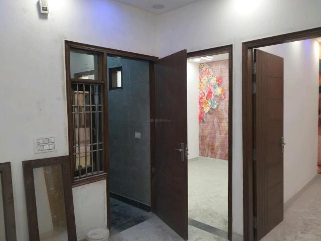 2 BHK Independent Builder Floor in Shastri Nagar for resale New Delhi. The reference number is 19572212