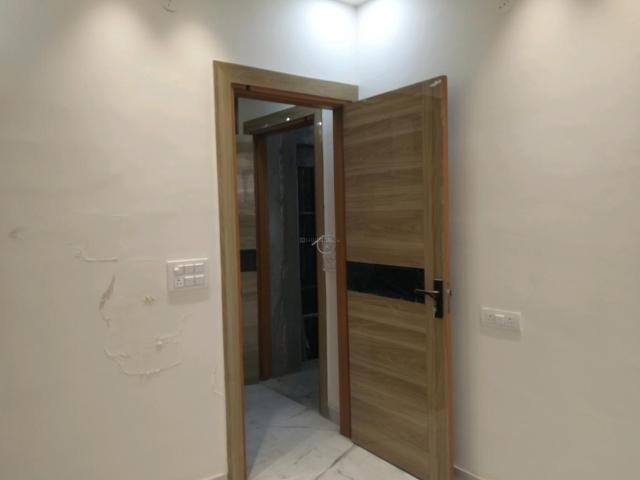 2 BHK Independent Builder Floor in Shastri Nagar for resale New Delhi. The reference number is 19572251