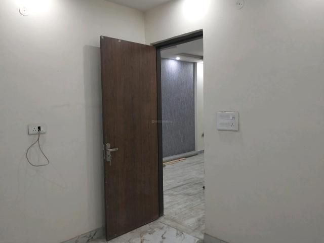 2 BHK Independent Builder Floor in Shastri Nagar for resale New Delhi. The reference number is 19661107
