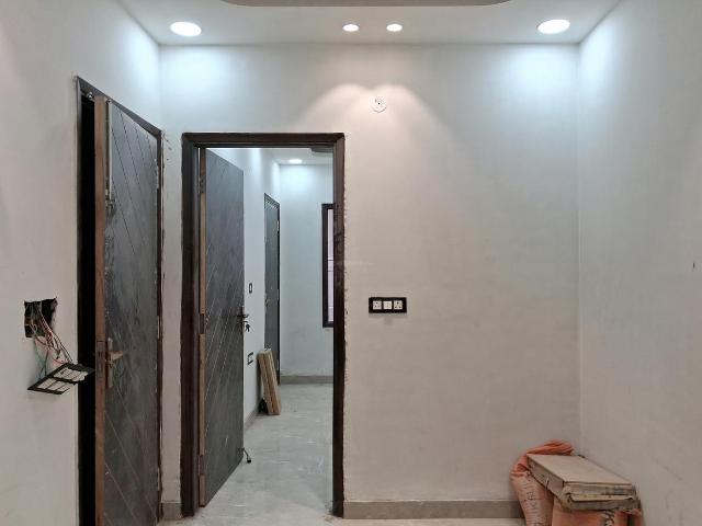 2 BHK Independent Builder Floor in Shastri Nagar for resale New Delhi. The reference number is 19937661