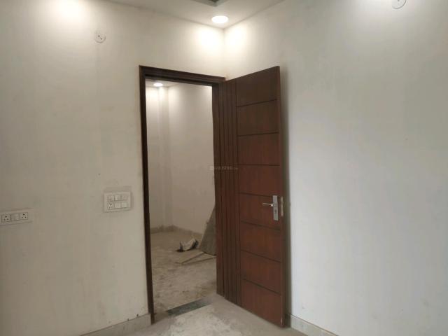 2 BHK Independent Builder Floor in Shastri Nagar for resale New Delhi. The reference number is 19172656