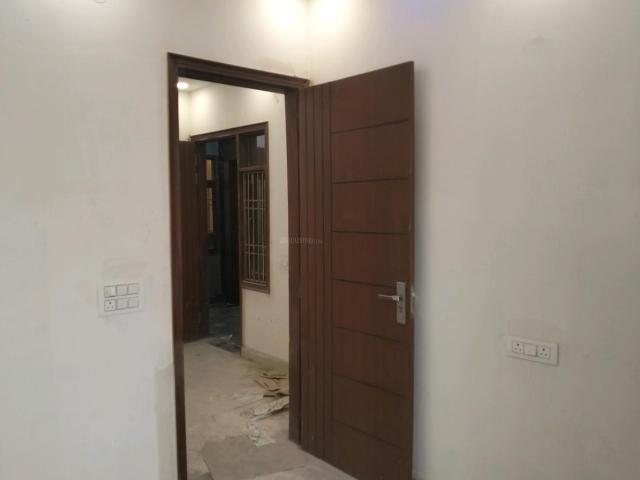 2 BHK Independent Builder Floor in Shastri Nagar for resale New Delhi. The reference number is 19172697