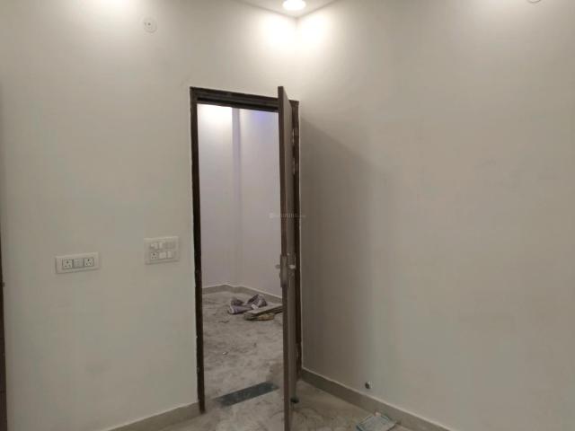 2 BHK Independent Builder Floor in Shastri Nagar for resale New Delhi. The reference number is 19172718