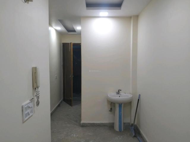 2 BHK Independent Builder Floor in Shastri Nagar for resale New Delhi. The reference number is 20754899