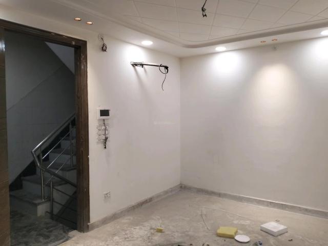 3 BHK Independent Builder Floor in Shastri Nagar for resale New Delhi. The reference number is 20083902