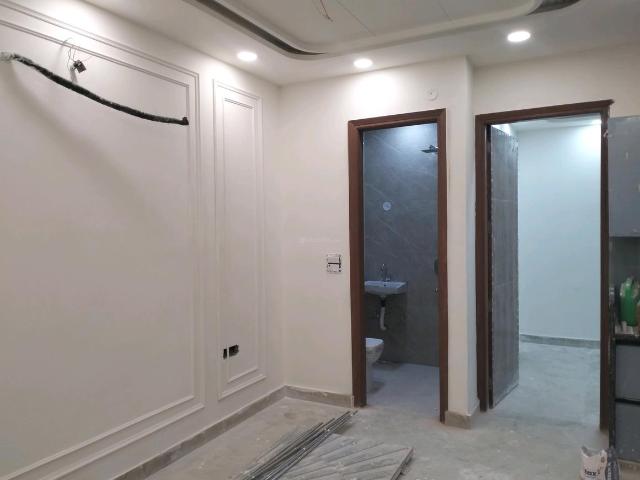 2 BHK Independent Builder Floor in Shastri Nagar for resale New Delhi. The reference number is 20283927
