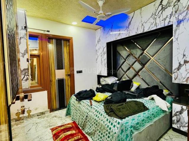 2 BHK Independent Builder Floor in Uttam Nagar for rent New Delhi. The reference number is 20547230