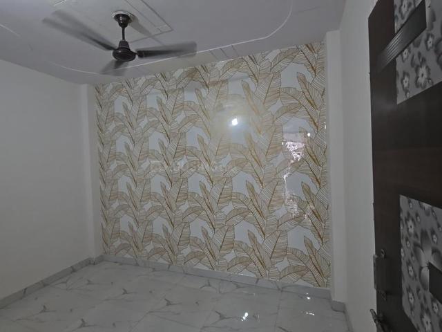 2 BHK Independent Builder Floor in Uttam Nagar for resale New Delhi. The reference number is 20675611