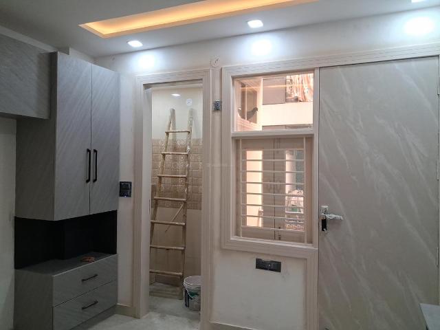 2 BHK Independent Builder Floor in Uttam Nagar for resale New Delhi. The reference number is 20801867