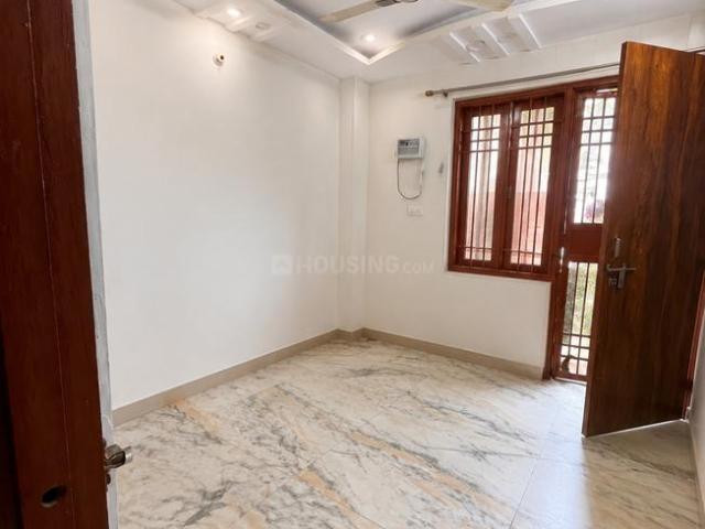 2 BHK Independent Builder Floor in Uttam Nagar for resale New Delhi. The reference number is 20882327