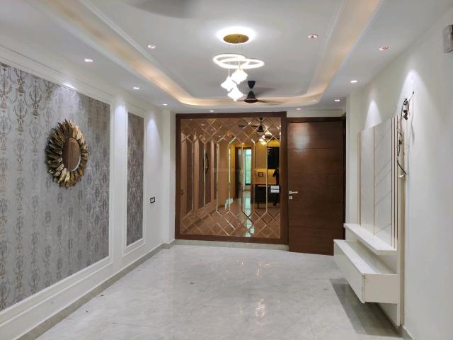 3 BHK Independent Builder Floor in Vasundhara for resale Ghaziabad. The reference number is 20098743