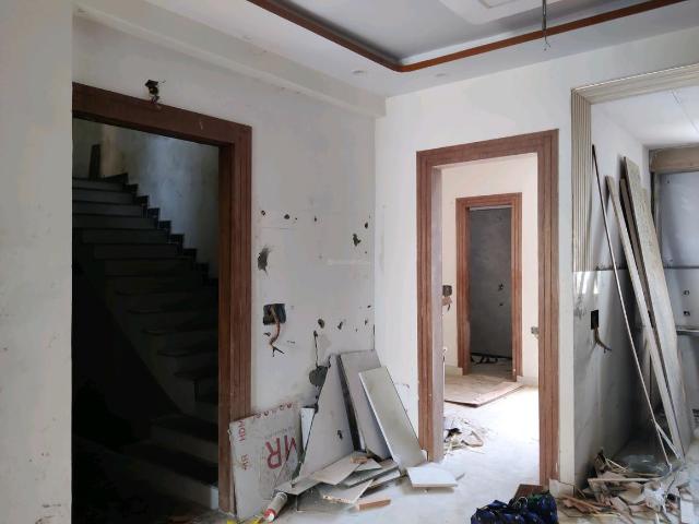 3 BHK Independent Builder Floor in Vasundhara for resale Ghaziabad. The reference number is 20098766