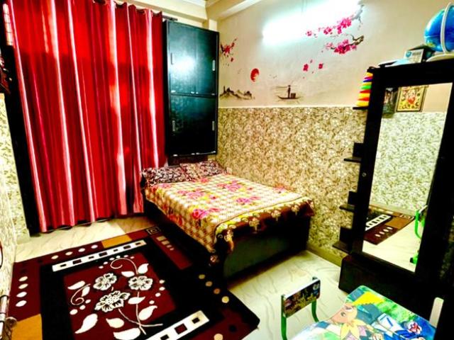 2 BHK Independent Builder Floor in Vasundhara for resale Ghaziabad. The reference number is 9762342