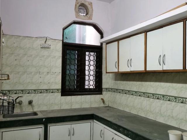 2 BHK Independent Builder Floor in Vikaspuri for rent New Delhi. The reference number is 13087835