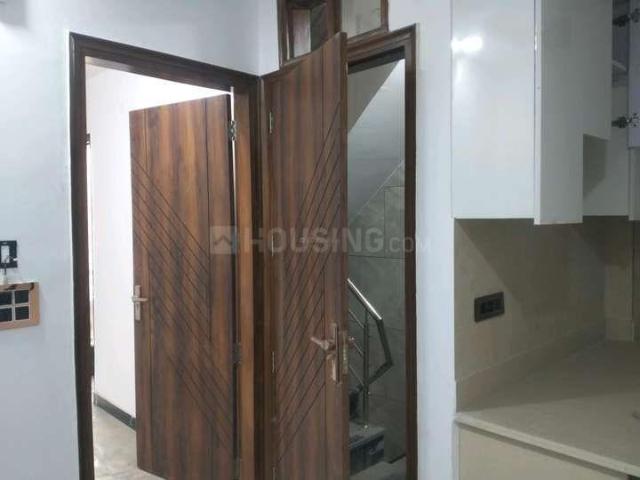 2 BHK Independent Builder Floor in Vijay Nagar for resale New Delhi. The reference number is 16028194