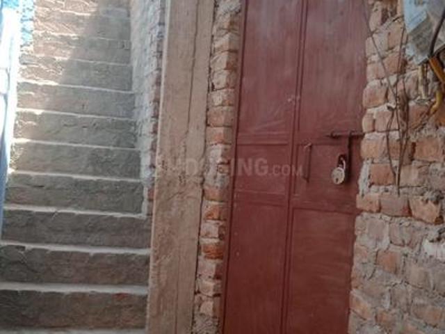 2 BHK Independent House in Tri Nagar for resale New Delhi. The reference number is 14306056