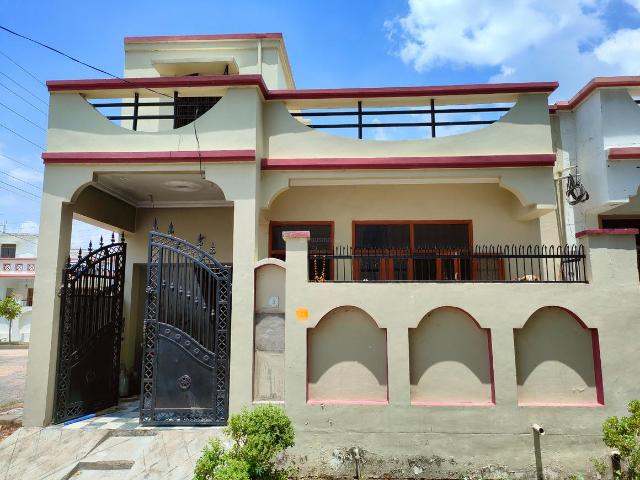 2 BHK Independent House in Uattardhona for rent Lucknow. The reference number is 9428207