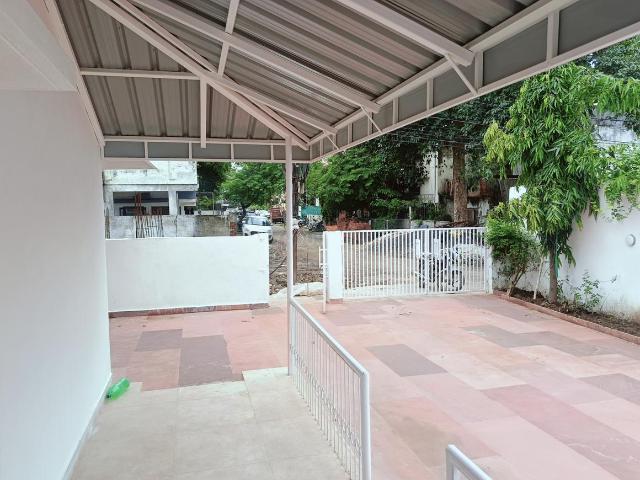 2 BHK Independent House in Arera Colony for rent Bhopal. The reference number is 17402919