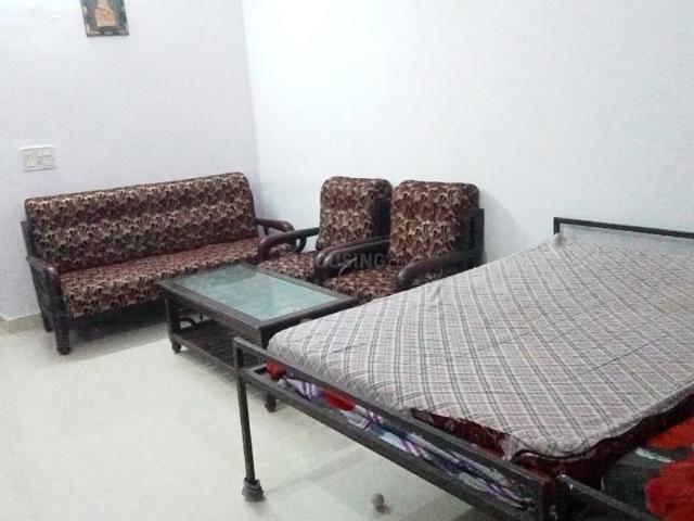 2 BHK Independent House in Chowk for rent Lucknow. The reference number is 20647116