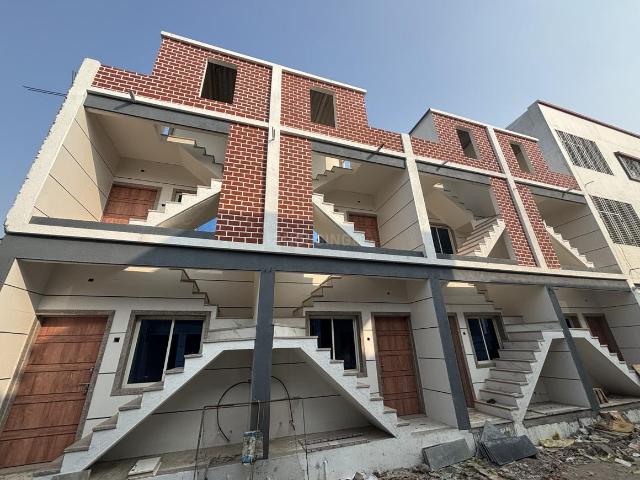 2 BHK Independent House in Dindoli for resale Surat. The reference number is 12442352