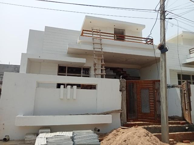 2 BHK Independent House in Gomti Nagar for resale Lucknow. The reference number is 17522563