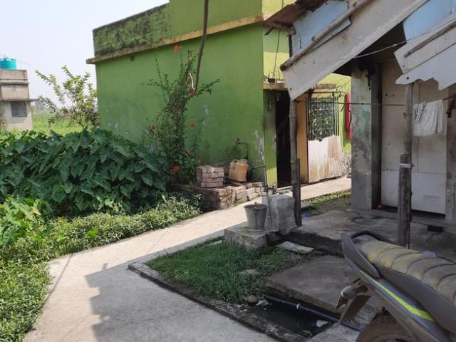 2 BHK Independent House in Howrah Railway Station for resale Howrah. The reference number is 9597230