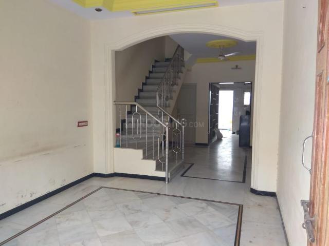 2 BHK Independent House in Mahavir Park for rent Rajkot. The reference number is 6612616