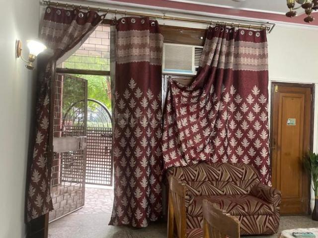 2 BHK Independent House in Malviya Nagar for rent New Delhi. The reference number is 20659988