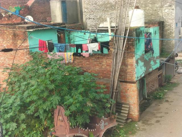 2 BHK Independent House in Mundka for resale New Delhi. The reference number is 18073616