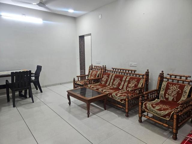 2 BHK Independent House in Naranpura for rent Ahmedabad. The reference number is 20365588
