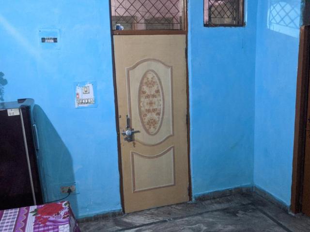 2 BHK Independent House in Patparganj for resale New Delhi. The reference number is 6619693