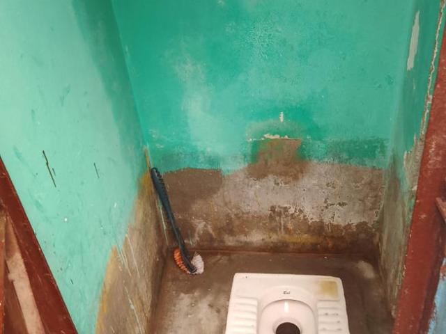 2 BHK Independent House in Sangam Vihar for resale New Delhi. The reference number is 10156903