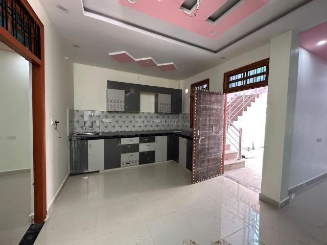 2 BHK Independent House in Safedabad for resale Faizabad Road. The reference number is 15198376