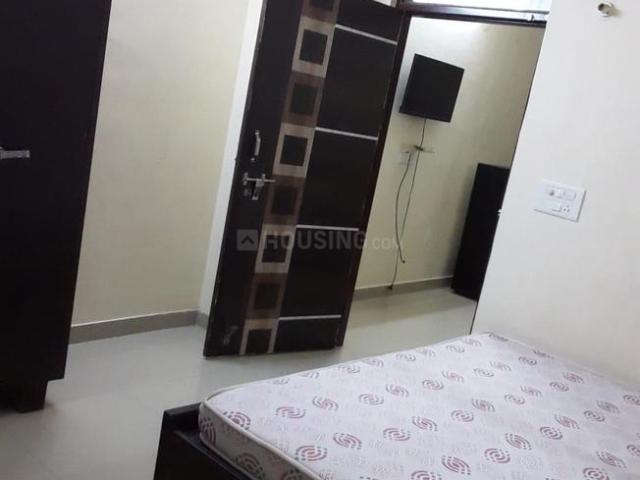 2 BHK Independent House in Sector 10A for rent Gurgaon. The reference number is 16076423