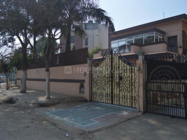 2 BHK Independent House in Sector 10A for rent Gurgaon. The reference number is 16266877