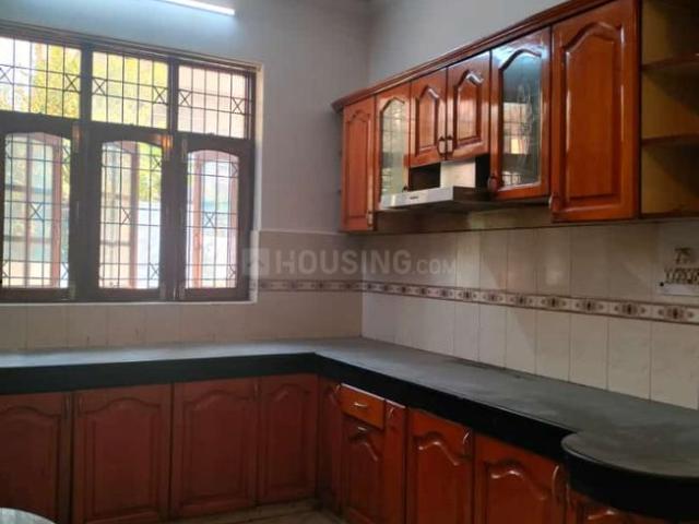 2 BHK Independent House in Sector 10A for rent Gurgaon. The reference number is 20743427