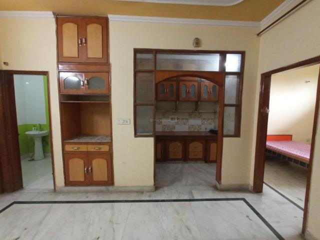 2 BHK Independent House in Sector 22 Rohini for rent New Delhi. The reference number is 7158609