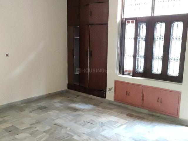 2 BHK Independent House in Sector 26 for rent Noida. The reference number is 20576535