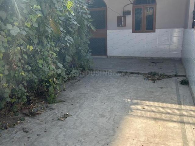 2 BHK Independent House in Sector 31 for rent Gurgaon. The reference number is 13642424