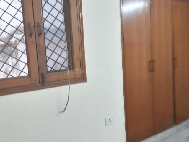 2 BHK Independent House in Sector 31 for rent Noida. The reference number is 14904206