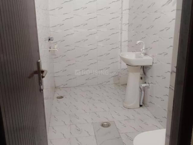 2 BHK Independent House in Sector 33 for rent Noida. The reference number is 17863620