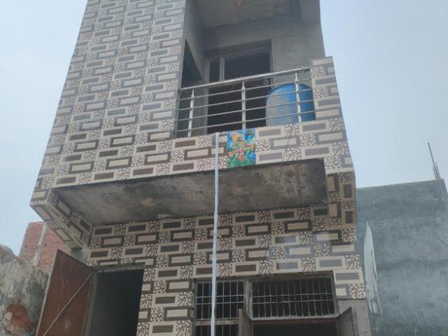 2 BHK Independent House in Sector 39 Rohini for resale New Delhi. The reference number is 9793630
