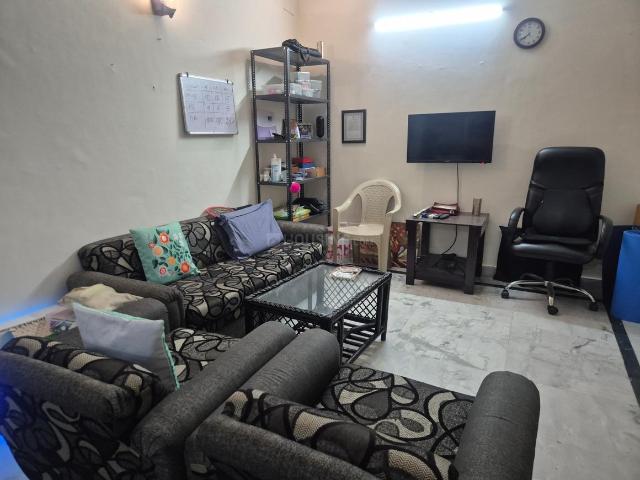 2 BHK Independent House in Sector 40 for rent Noida. The reference number is 20796109