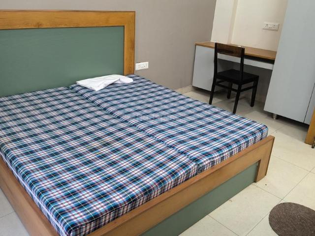 2 BHK Independent House in Sector 43 for rent Gurgaon. The reference number is 19951194