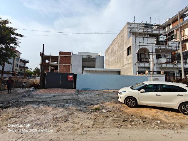 2 BHK Independent House in Sector 43 for rent Noida. The reference number is 20165142