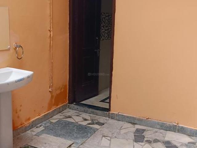 2 BHK Independent House in Sector 48 for rent Noida. The reference number is 18578061